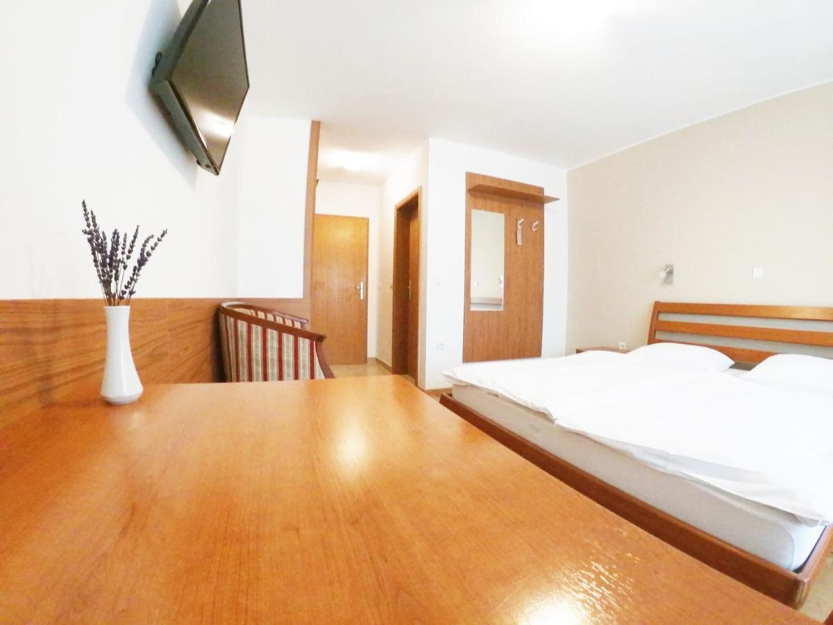 Stara Lipa Tasner Free Kitchen&Garage&Parking-Self Check In Hotel Maribor Buitenkant foto